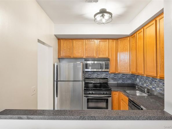 109 Neptune Lane 5, Bronx NY 10473