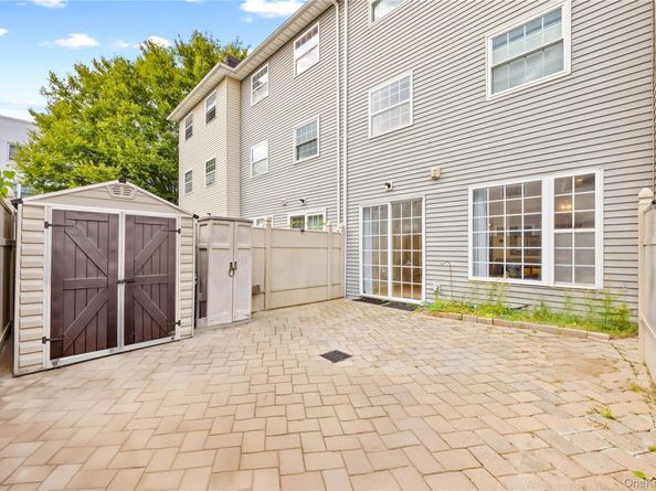 109 Neptune Lane 5, Bronx NY 10473