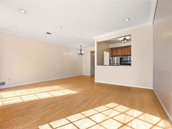 109 Neptune Lane 5, Bronx NY 10473