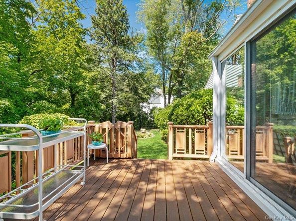 40 Cerreta Lane, Scarsdale NY 10583