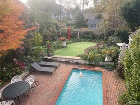 28 Bowden Square, Southampton NY 11968