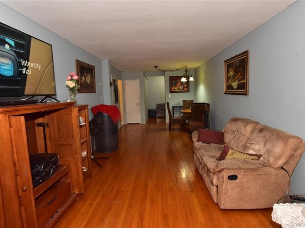 87-30 204 Street B55, Hollis NY 11423