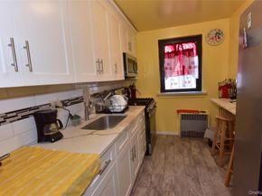 87-30 204 Street B55, Hollis NY 11423