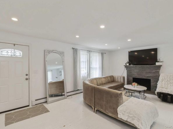 618 Corwin Street, Riverhead NY 11901