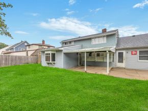 11 Winter Lane, Hicksville NY 11801