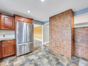 11 Winter Lane, Hicksville NY 11801