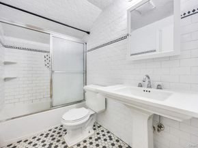 11 Winter Lane, Hicksville NY 11801