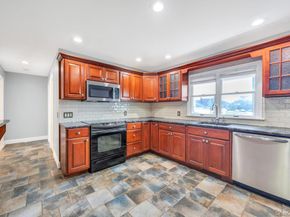 11 Winter Lane, Hicksville NY 11801