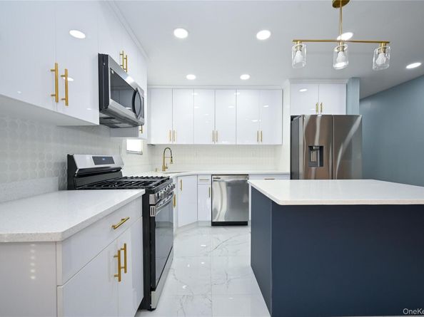 198-19 118th Avenue, Saint Albans NY 11412