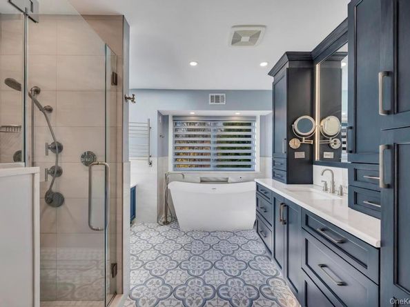 9 Sycamore Drive, Great Neck NY 11021