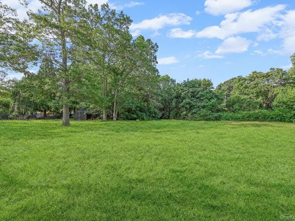 4 Wintergreen Drive, Melville NY 11747