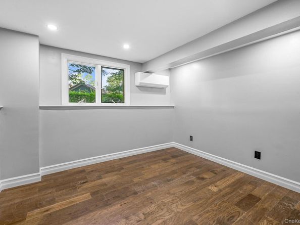 4 Wintergreen Drive, Melville NY 11747