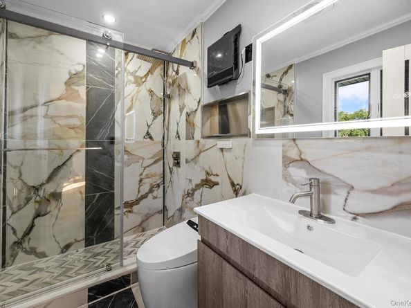 4 Wintergreen Drive, Melville NY 11747