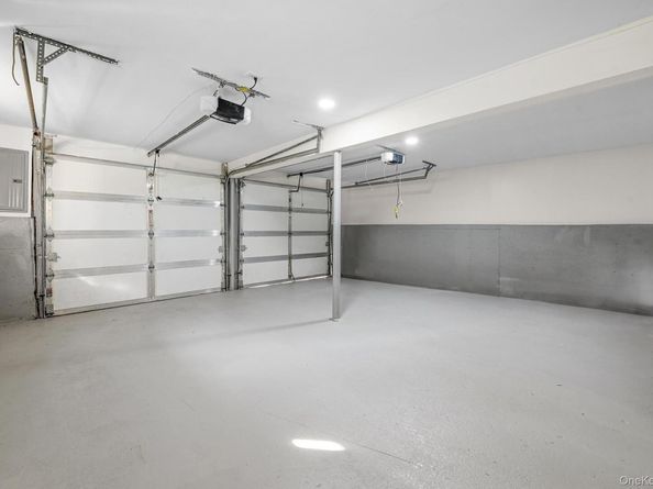 4 Wintergreen Drive, Melville NY 11747