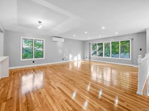 4 Wintergreen Drive, Melville NY 11747