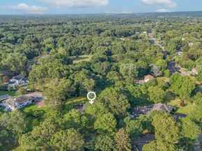 4 Wintergreen Drive, Melville NY 11747