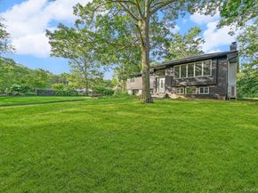 4 Wintergreen Drive, Melville NY 11747