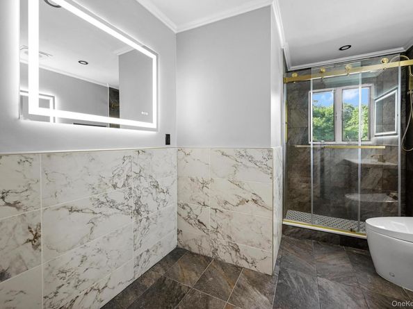 4 Wintergreen Drive, Melville NY 11747