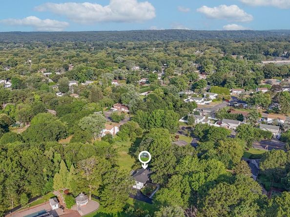 4 Wintergreen Drive, Melville NY 11747