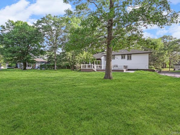 4 Wintergreen Drive, Melville NY 11747