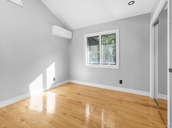 4 Wintergreen Drive, Melville NY 11747