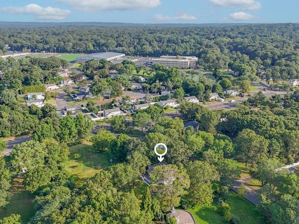 4 Wintergreen Drive, Melville NY 11747