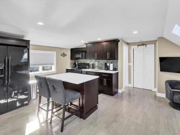 56 Fairfields Lane, Huntington Station NY 11746