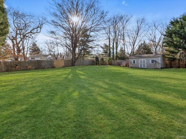 56 Fairfields Lane, Huntington Station NY 11746