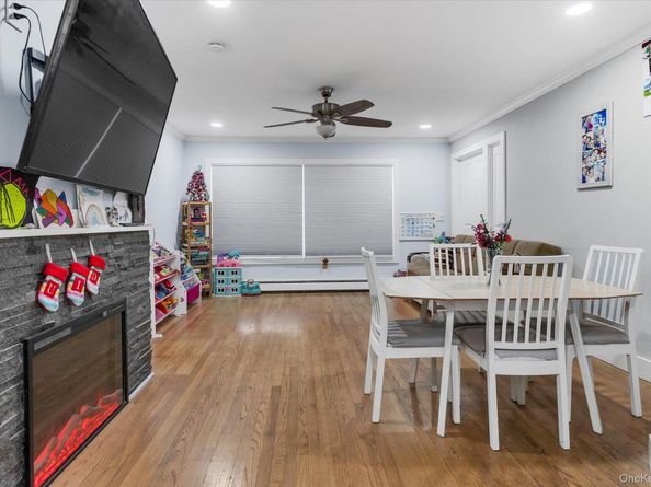 56 Fairfields Lane, Huntington Station NY 11746