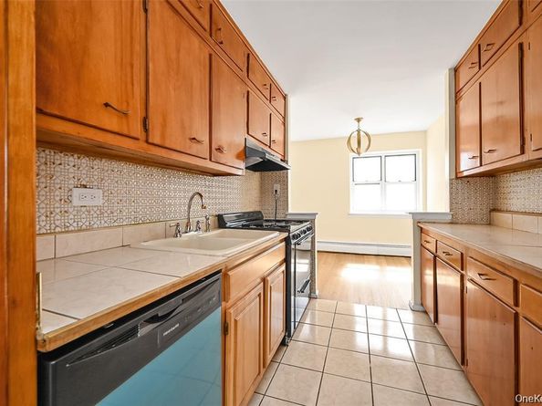 99-10 60th Avenue 5D, Corona NY 11368