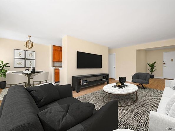 99-10 60th Avenue 5D, Corona NY 11368