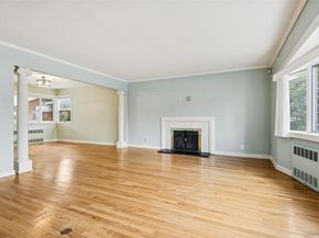 15 Baylis Place, Lynbrook NY 11563