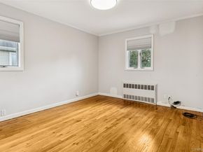 15 Baylis Place, Lynbrook NY 11563