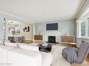 15 Baylis Place, Lynbrook NY 11563