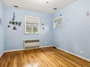 15 Baylis Place, Lynbrook NY 11563