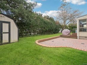 15 Baylis Place, Lynbrook NY 11563