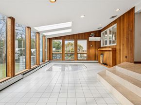 15 Baylis Place, Lynbrook NY 11563