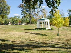 2 Seaman, Glen Cove NY 11542