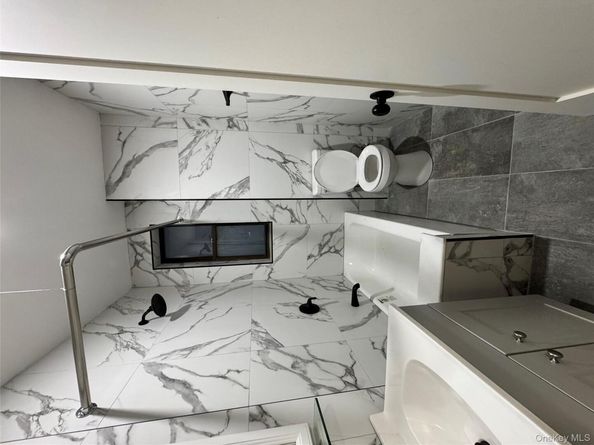 2925 Mathews Ave 2H, Bronx NY 10467