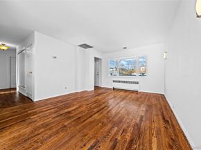 28 Ellen Place, Kings Park NY 11754