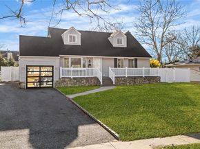 28 Ellen Place, Kings Park NY 11754