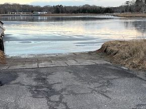 84 Point Road, Flanders NY 11901