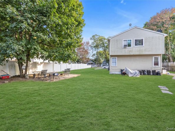 94 W 11th Street, Huntington Station NY 11746