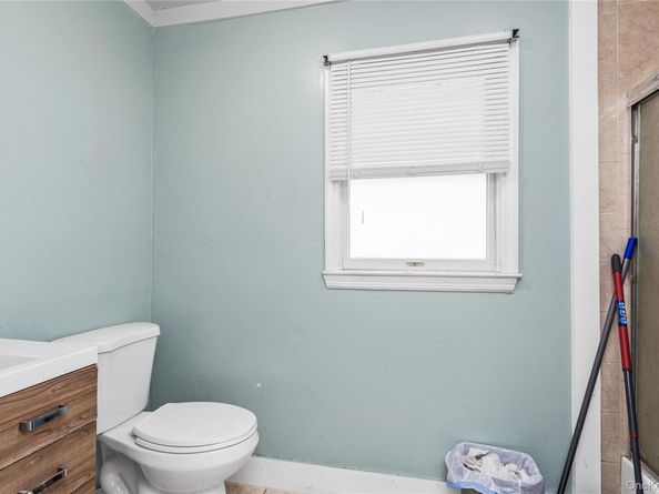 94 W 11th Street, Huntington Station NY 11746