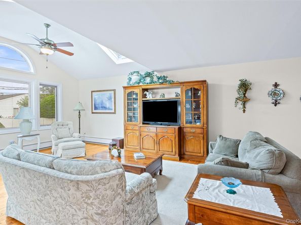 3 Louis Place, Nesconset NY 11767