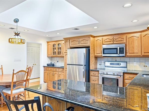 3 Louis Place, Nesconset NY 11767