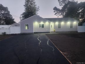 6 Loughlin Drive, Shirley NY 11967