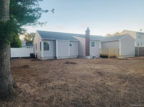 6 Loughlin Drive, Shirley NY 11967