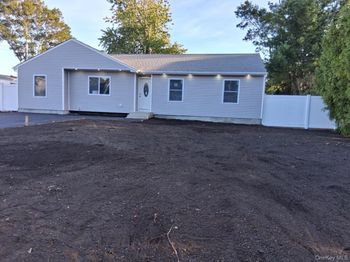 6 Loughlin Drive