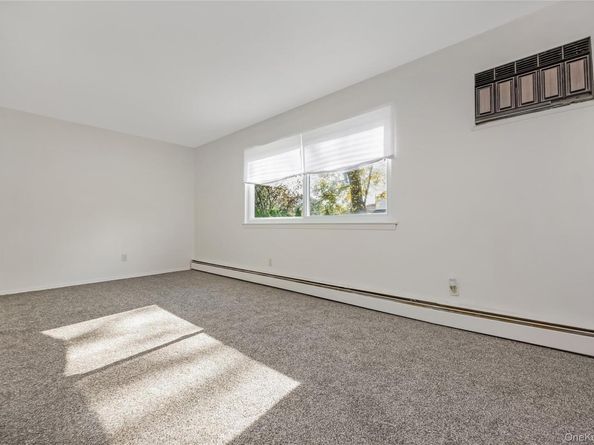 84 White Oak Street, Deer Park NY 11729